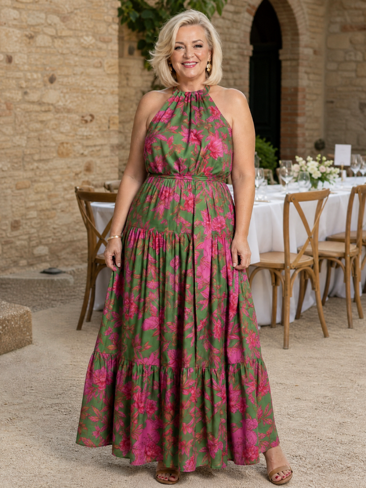 Abito midi drappeggiato in rosa con scollatura halter elegante