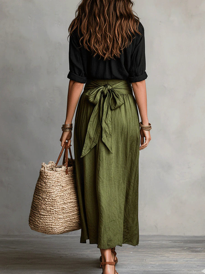Vera – Completo di due pezzi: maglietta nera e gonna midi verde oliva